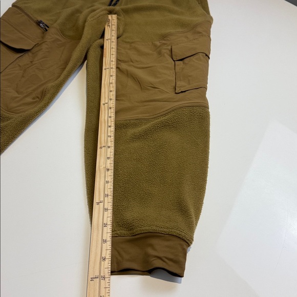 Lululemon Fleece + Ripstop Cargo High-Rise Hiking Jogger *Full Length Size 10 - Picture 6 of 8